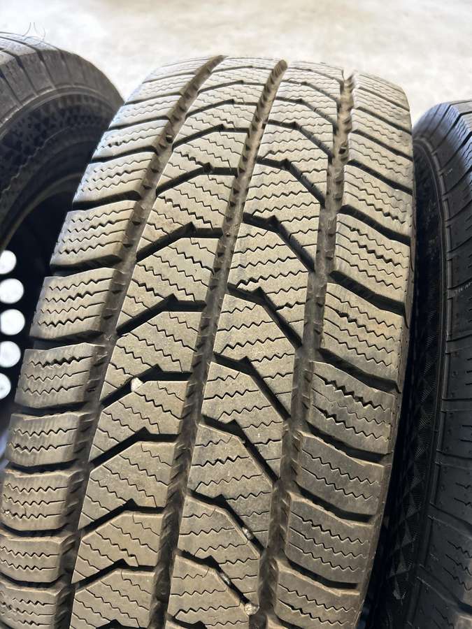 Continental, universalios 215/65 R16