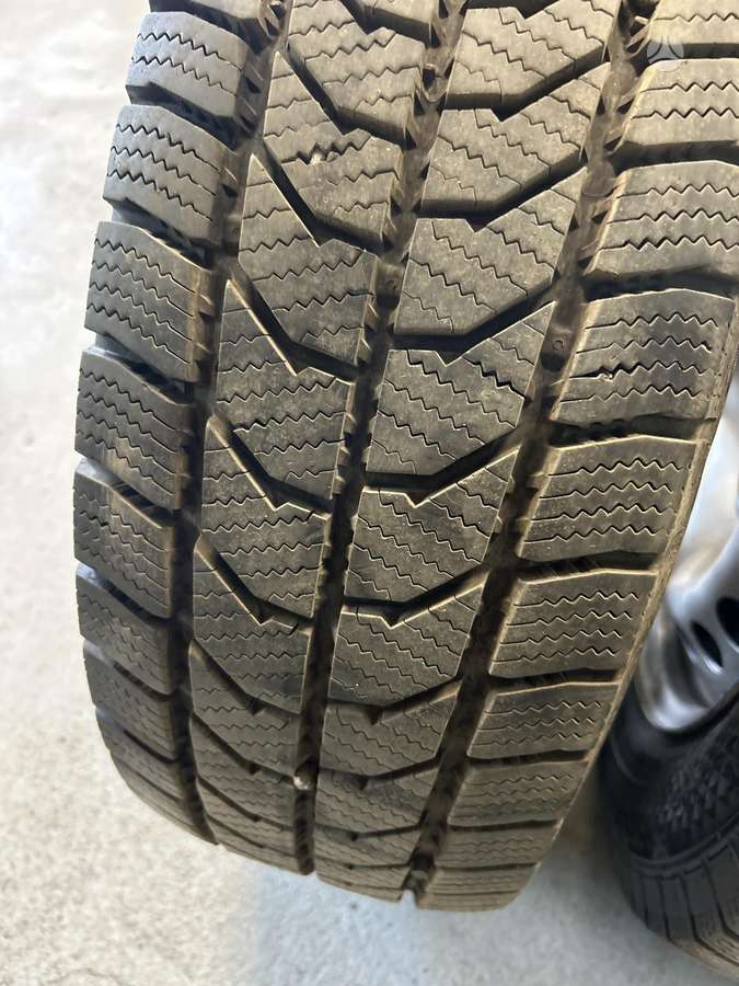 Continental, всесезонные 215/65 R16