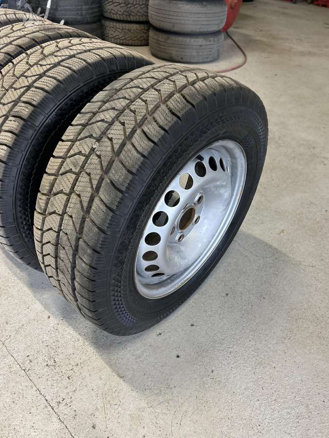 Continental, universalios 215/65 R16