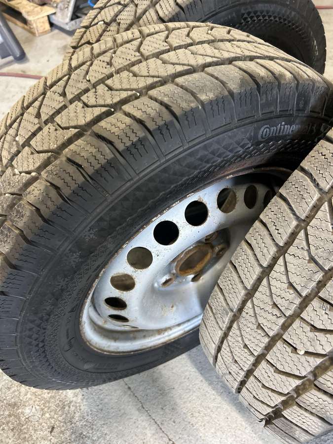 Continental, всесезонные 215/65 R16