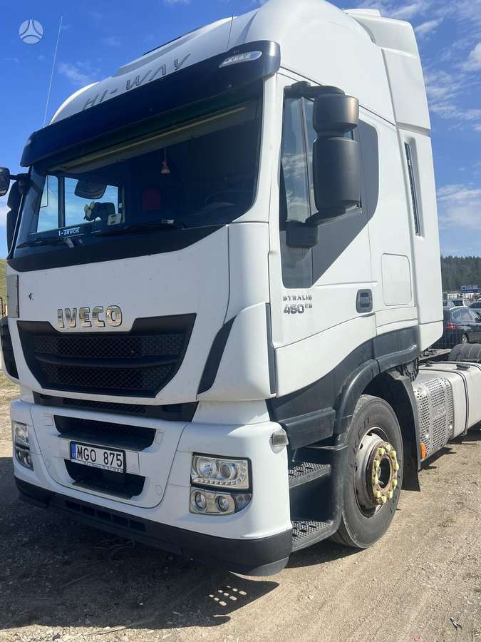 Iveco Stralis 460, single sleeper