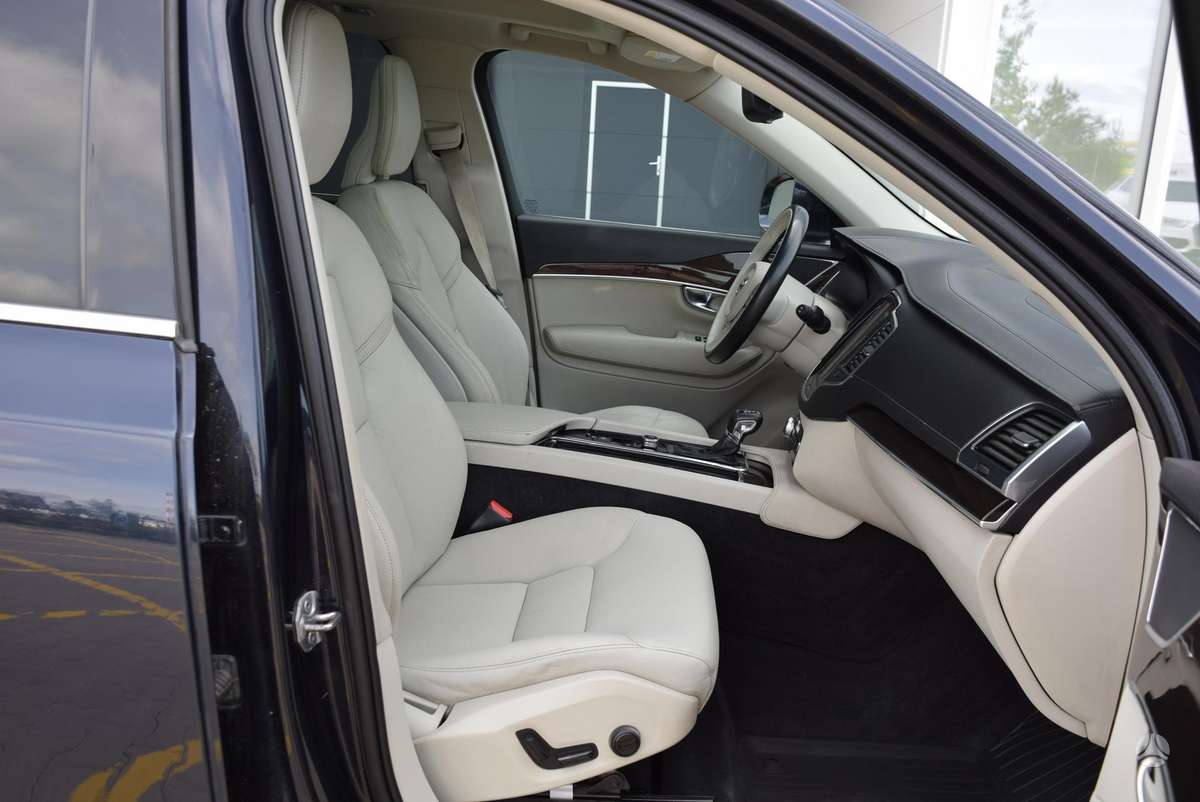 Volvo XC90 - 9