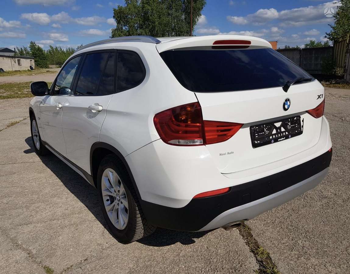 BMW X1, 2.0 l., Внедорожник / Кроссовер