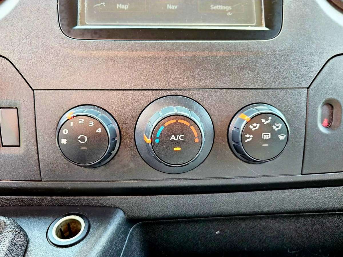 Renault Master, 2.3 l., Коммерческий