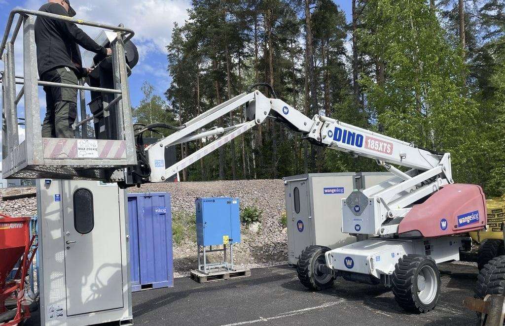 Dino 185 XTS, alkūniniai keltuvai