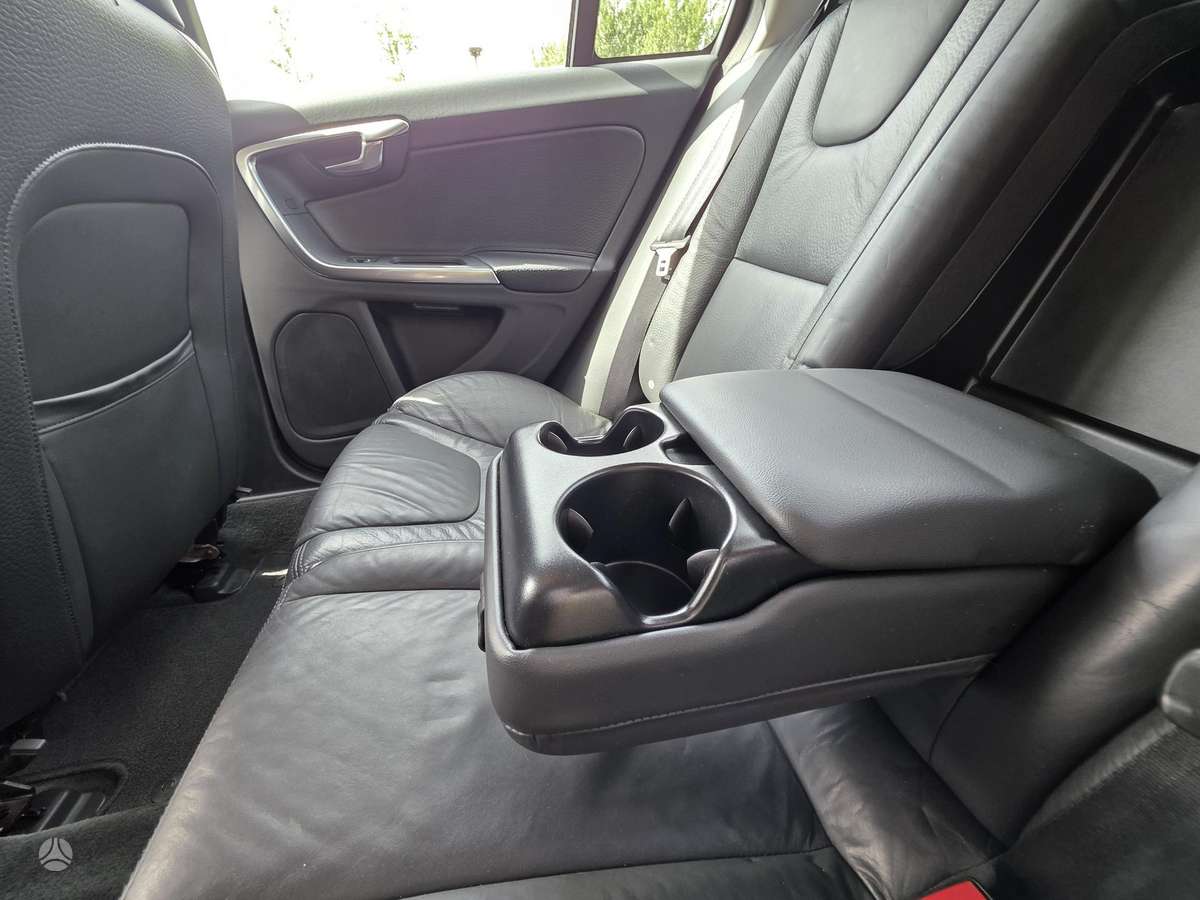Volvo S60, 2.0 l., Седан