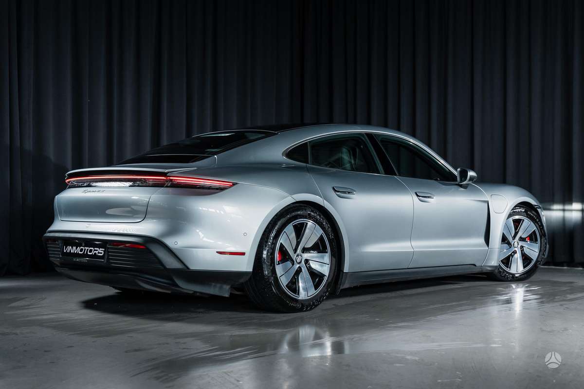 Porsche Taycan, Хэтчбек