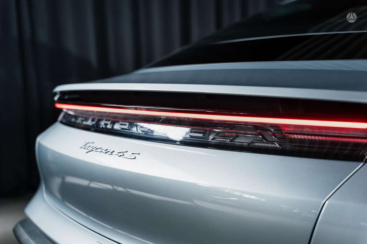 Porsche Taycan, Хэтчбек
