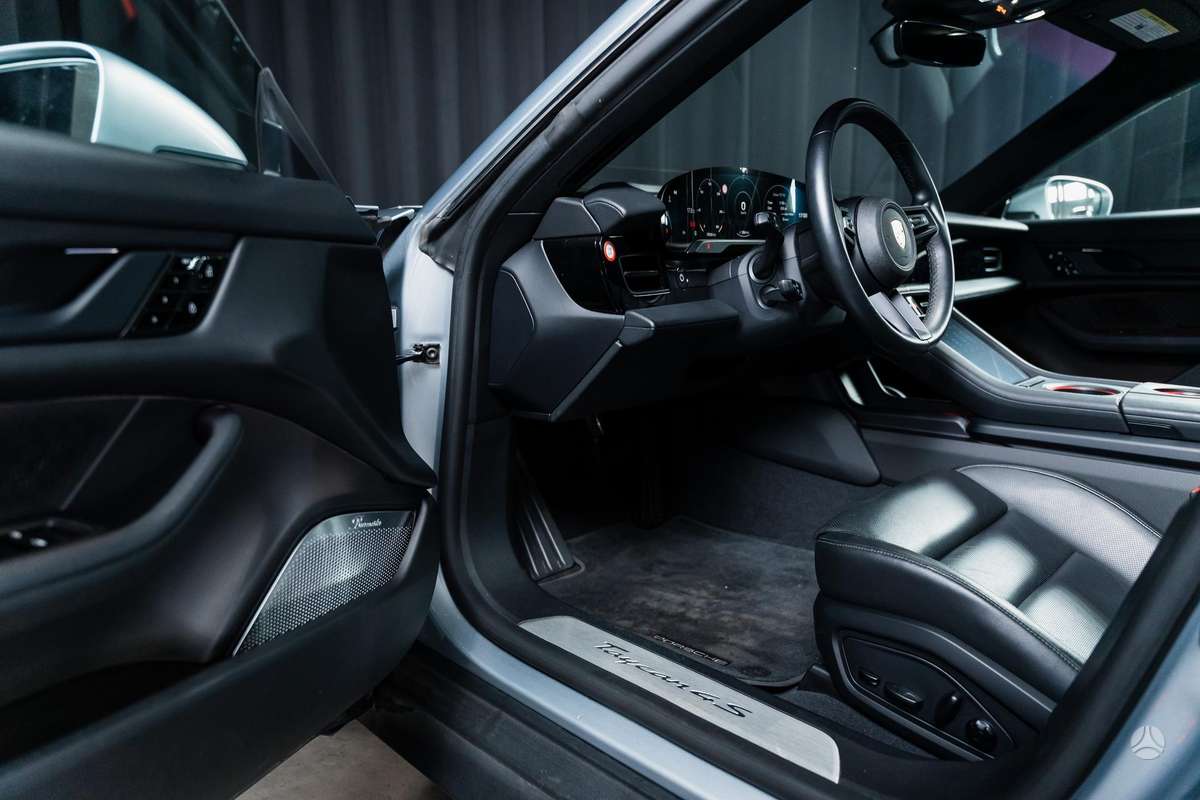 Porsche Taycan, Хэтчбек