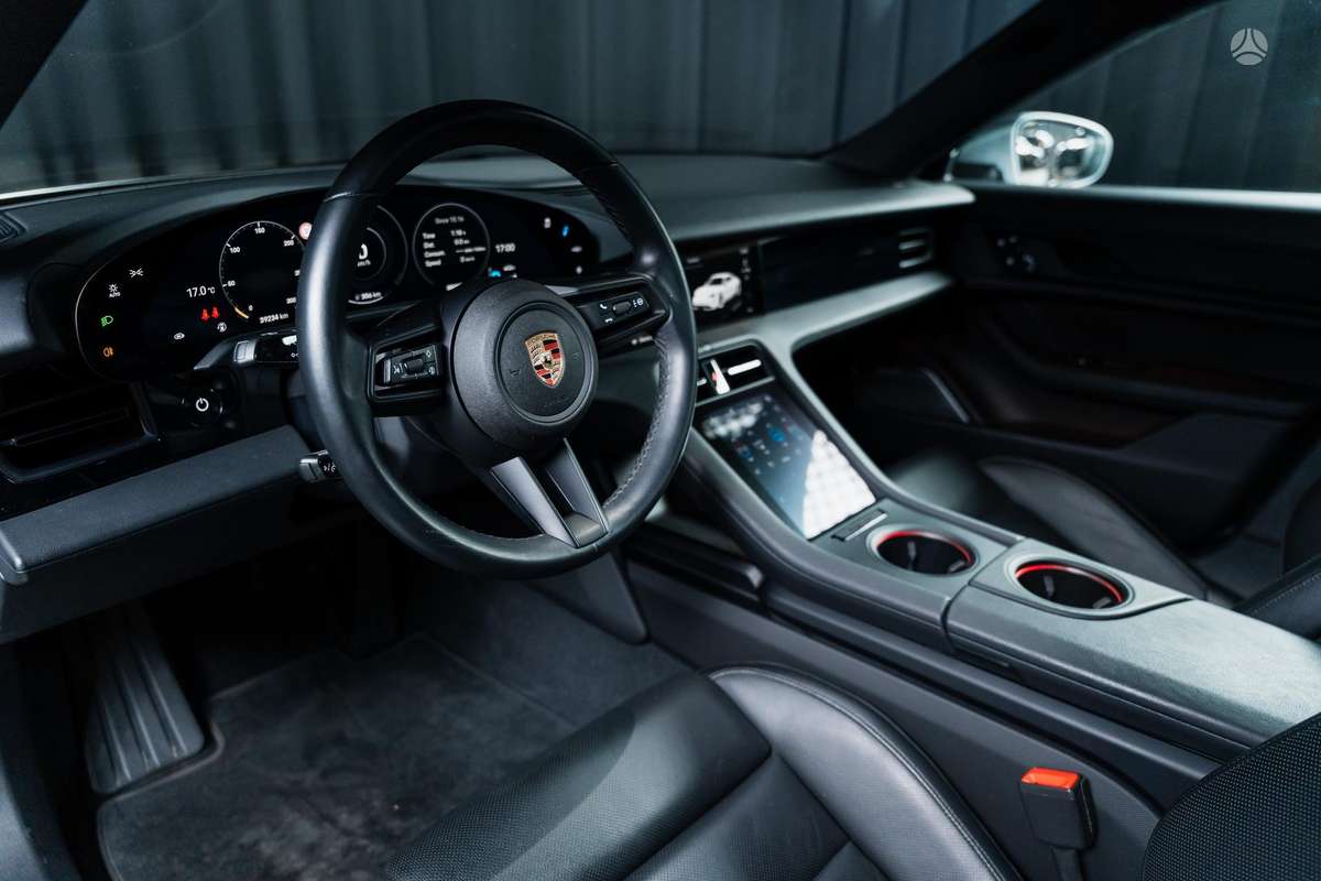 Porsche Taycan, Хэтчбек