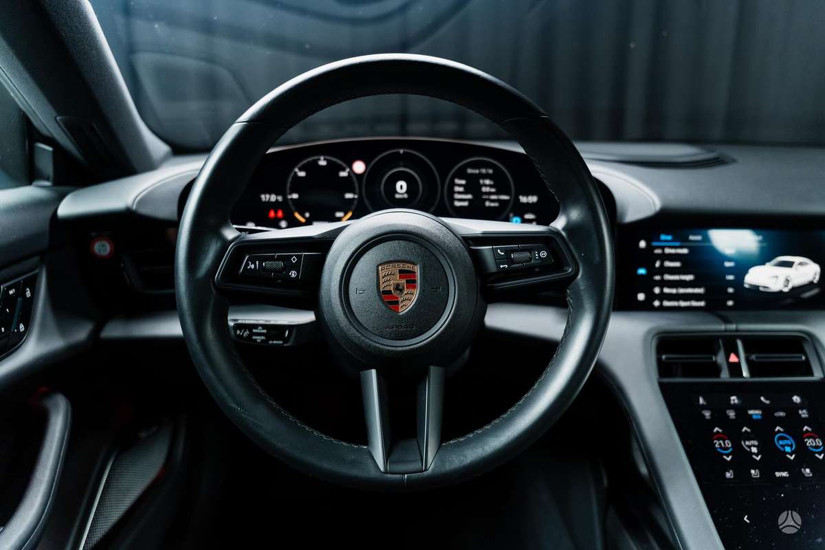 Porsche Taycan, hatchback