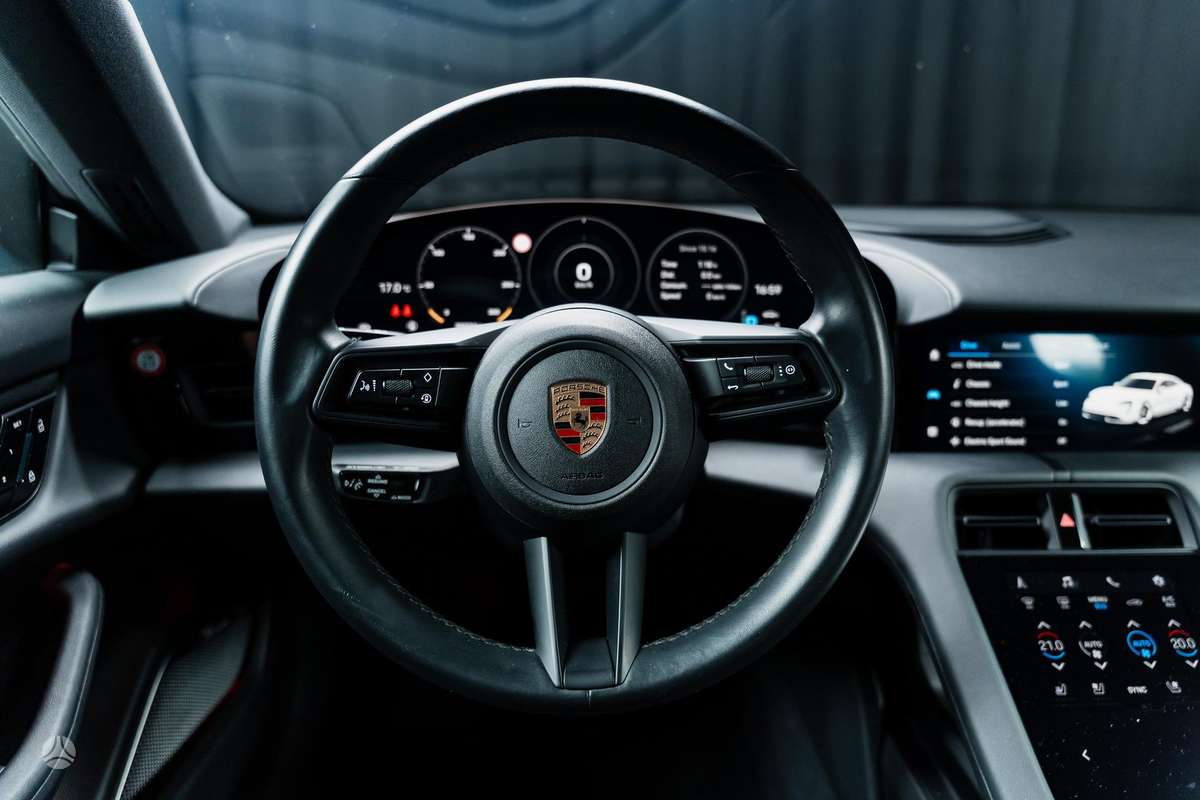Porsche Taycan, Хэтчбек