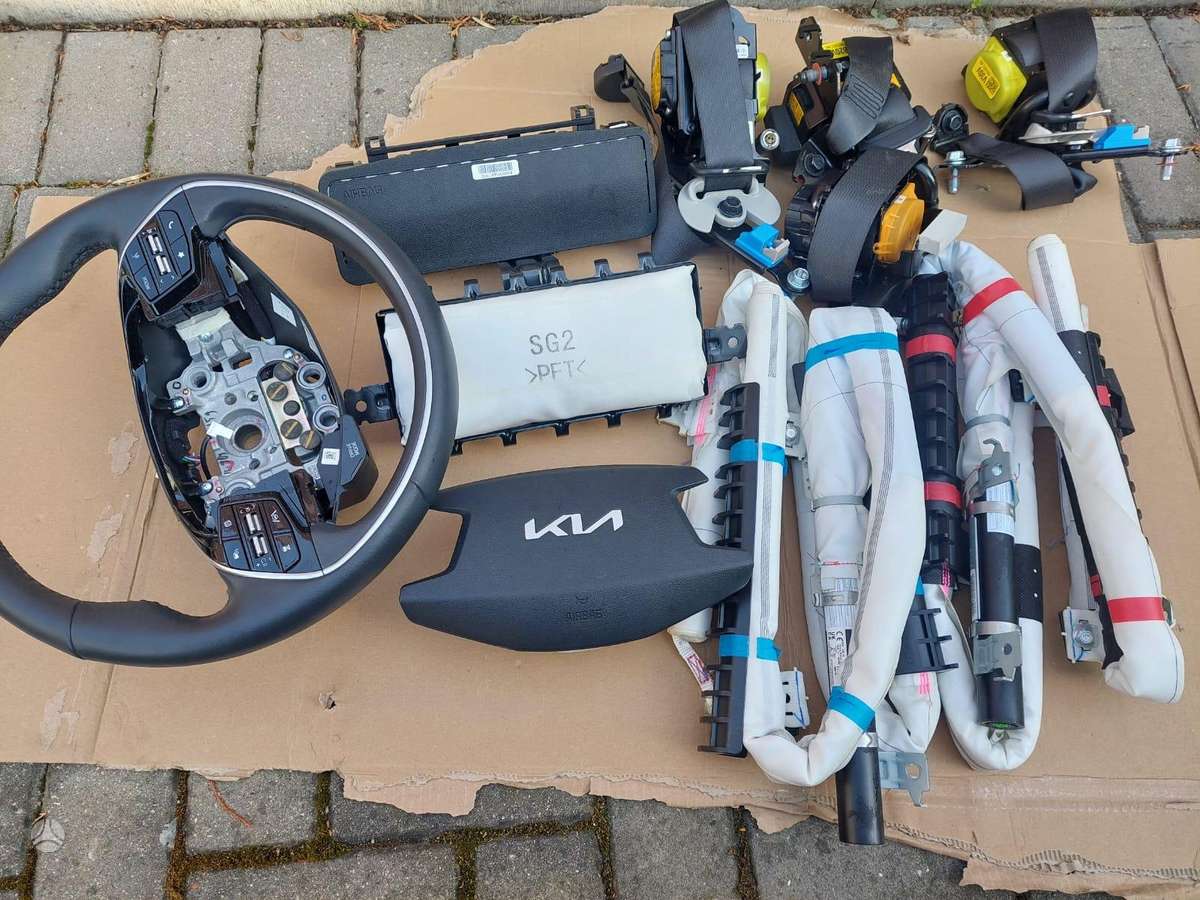 Kia Niro по частям