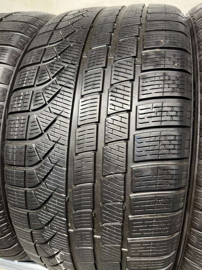 Pirelli PZero winter//2022m, зимние 285/40 R20