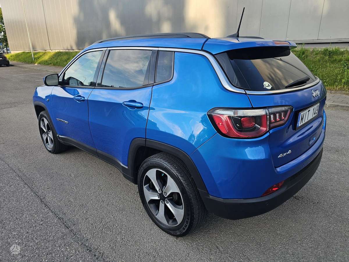 Jeep Compass, 2.4 l., off-road / crossover