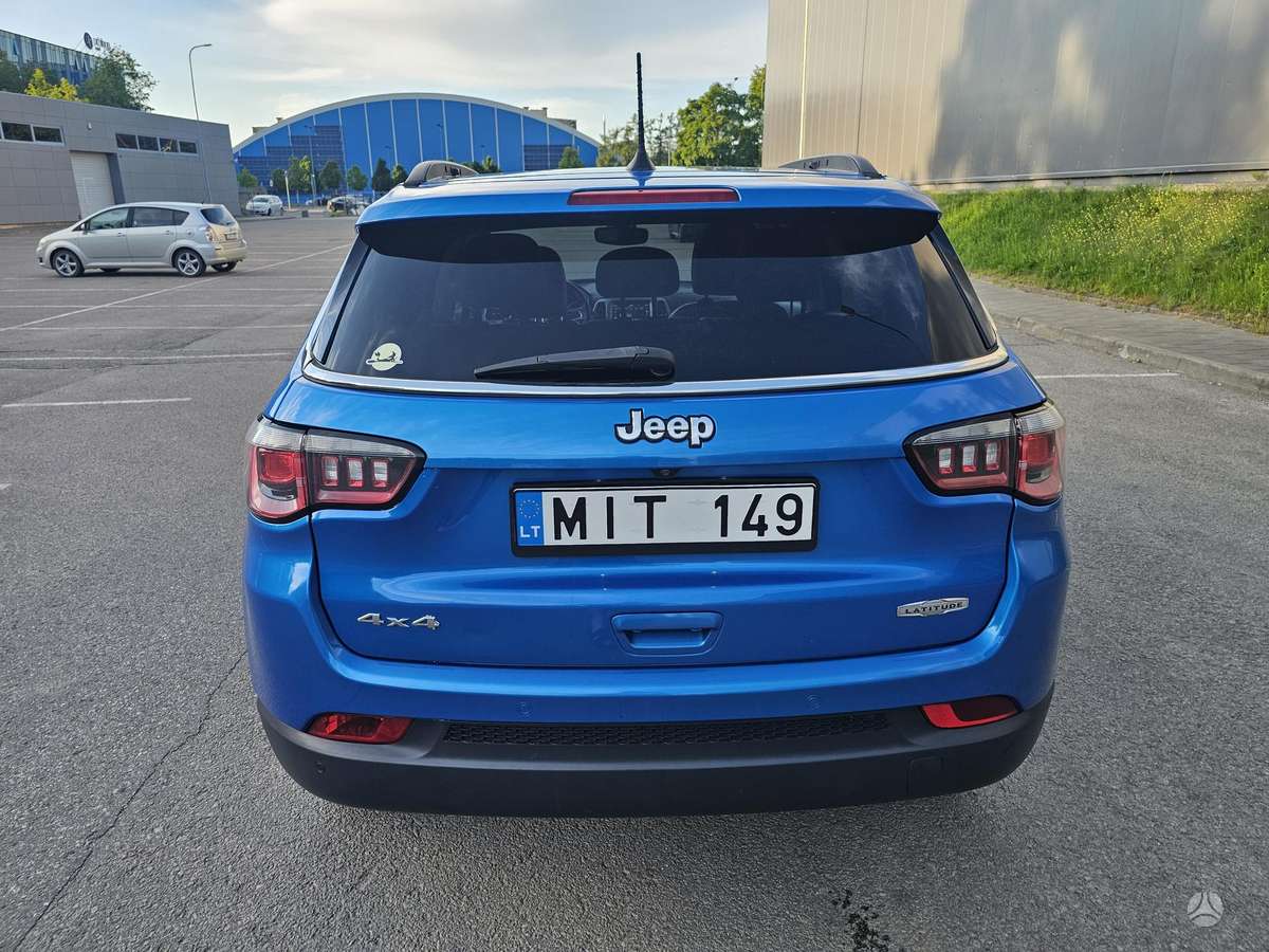 Jeep Compass, 2.4 l., off-road / crossover