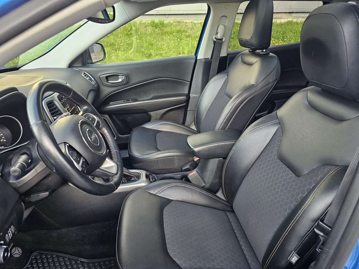 Jeep Compass, 2.4 l., off-road / crossover