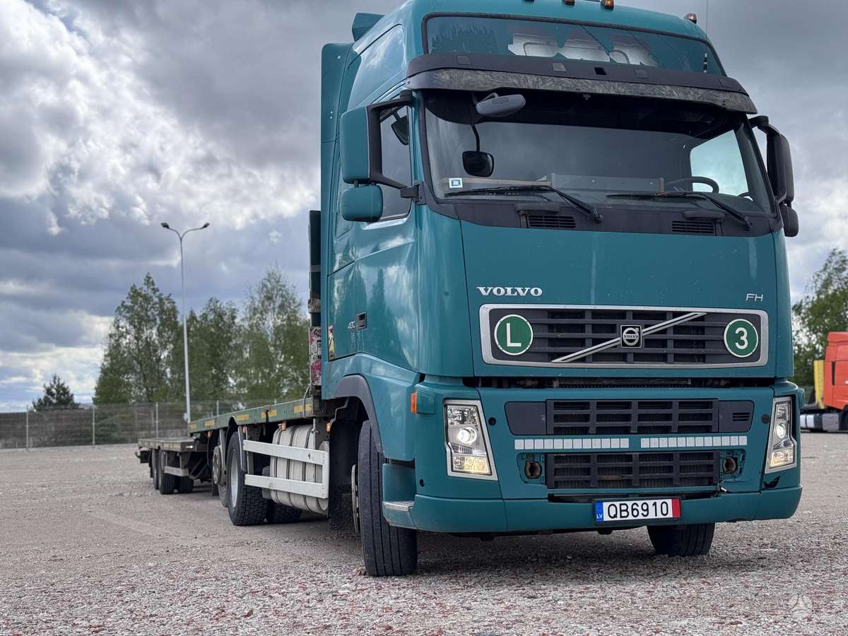 Volvo FH480, double sleeper