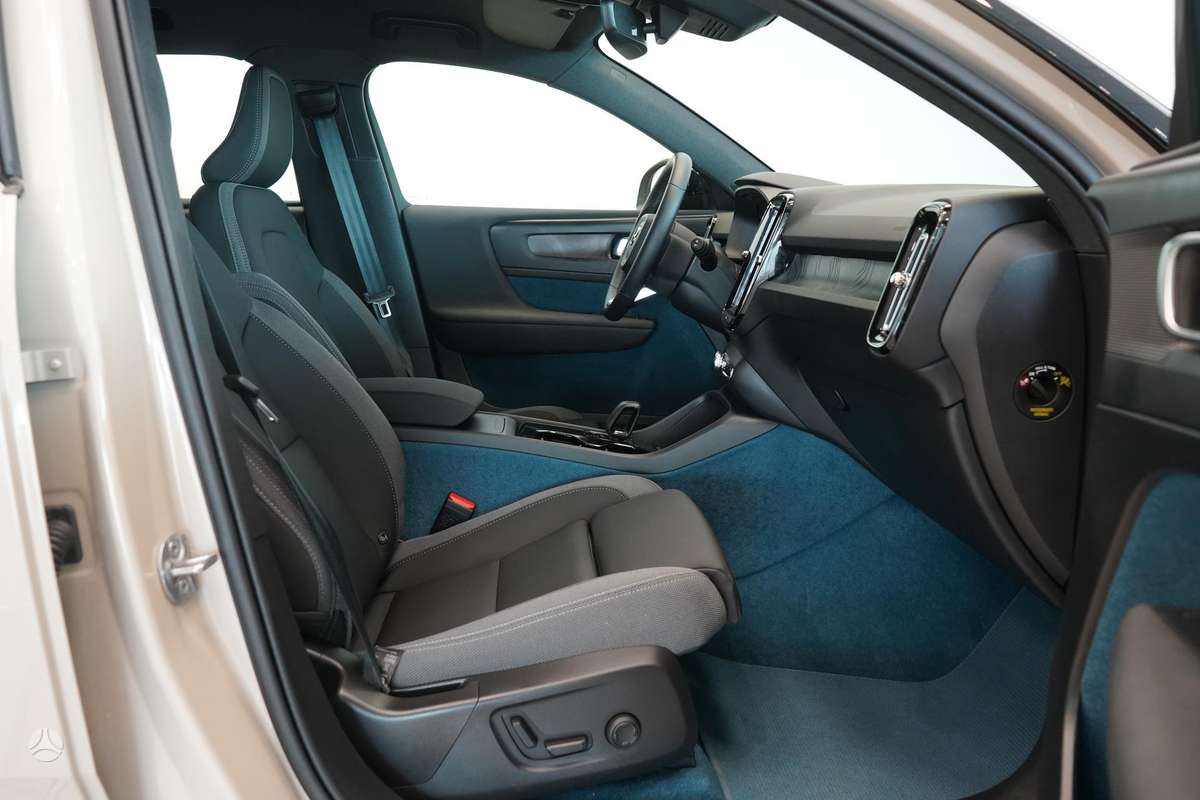 Volvo EX40 - 10