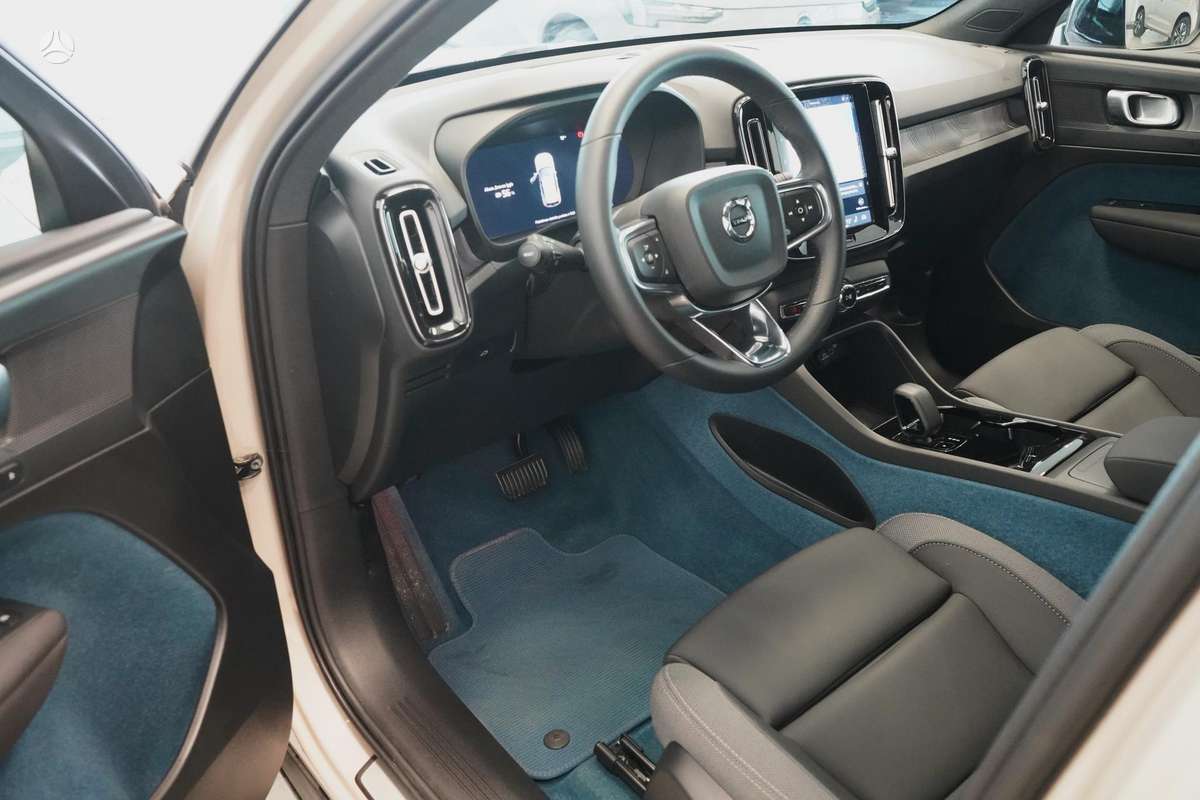 Volvo EX40 - 8