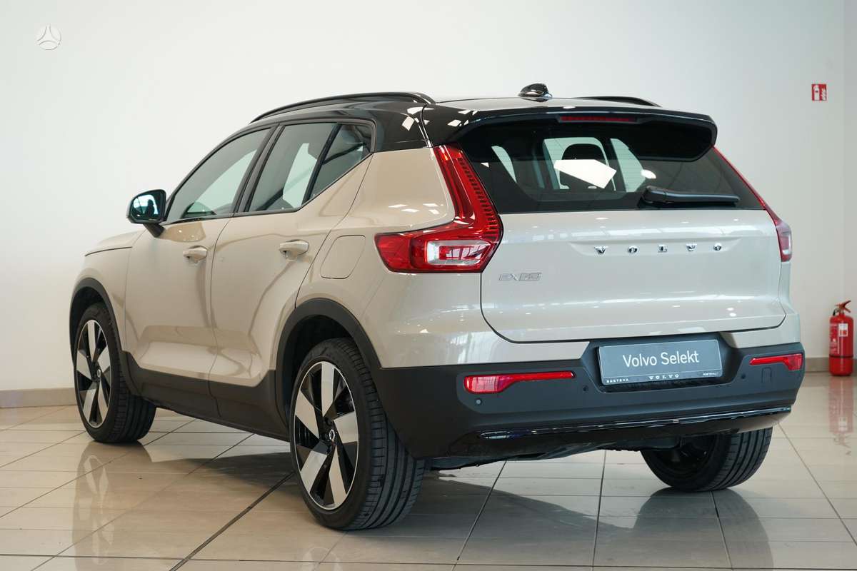 Volvo EX40 - 3