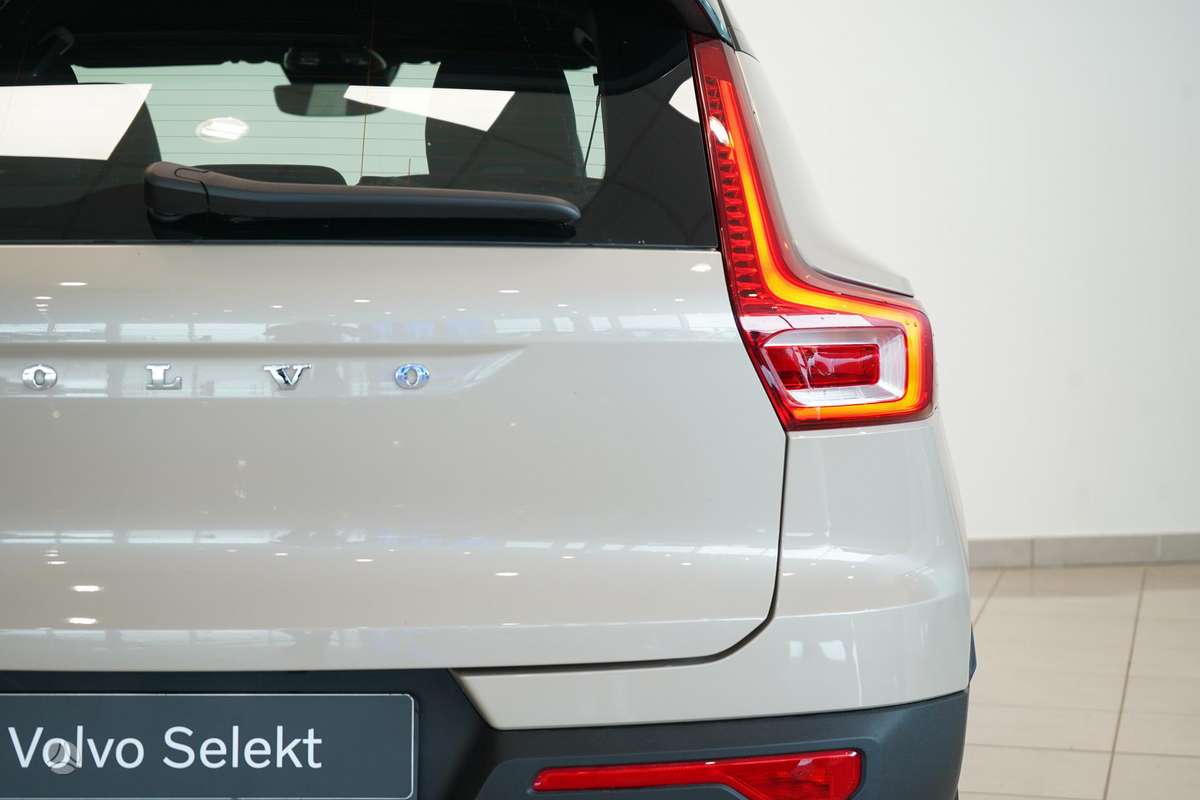Volvo EX40 - 7