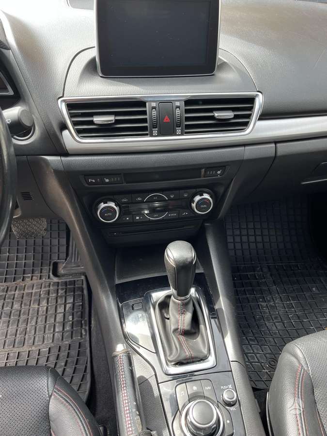 Mazda 3, 2.2 l., hatchback