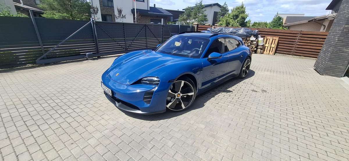 Porsche Taycan - 6