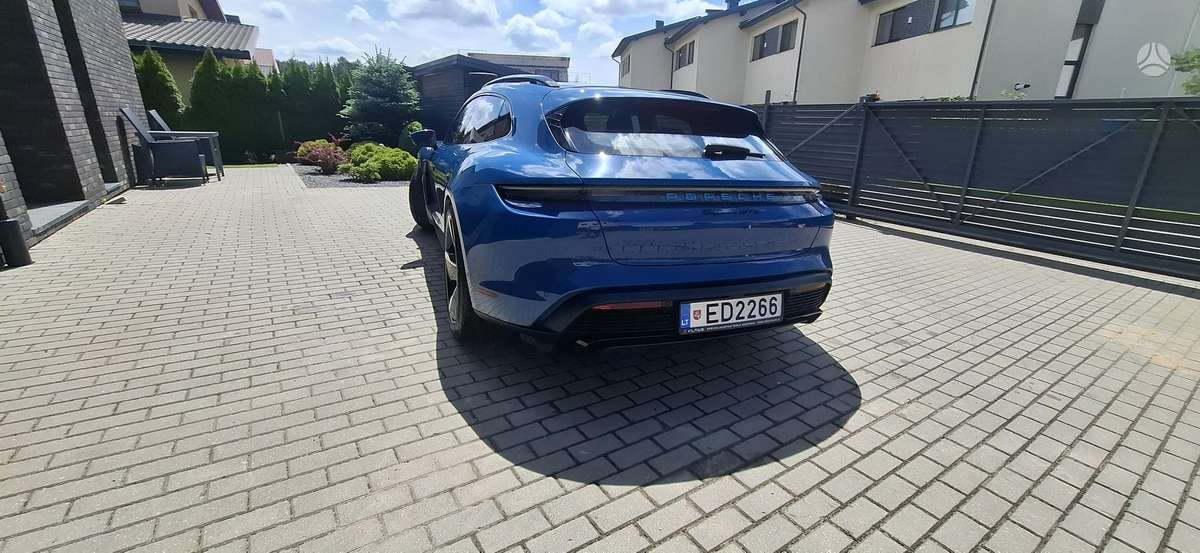 Porsche Taycan - 9