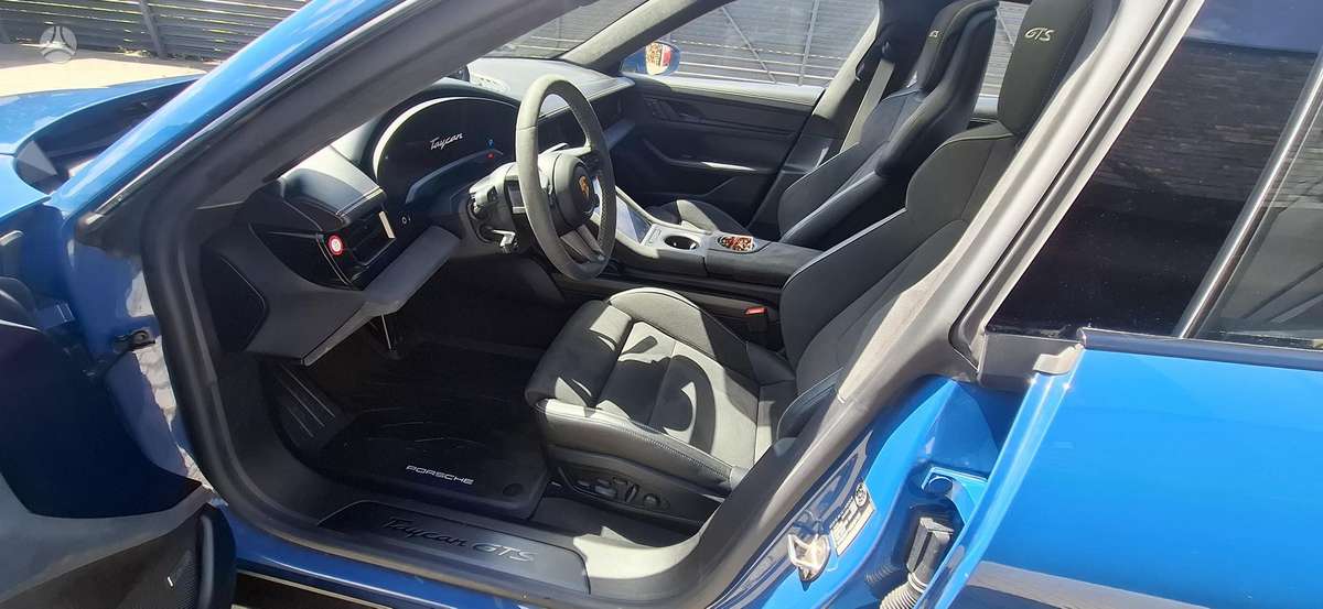 Porsche Taycan - 11
