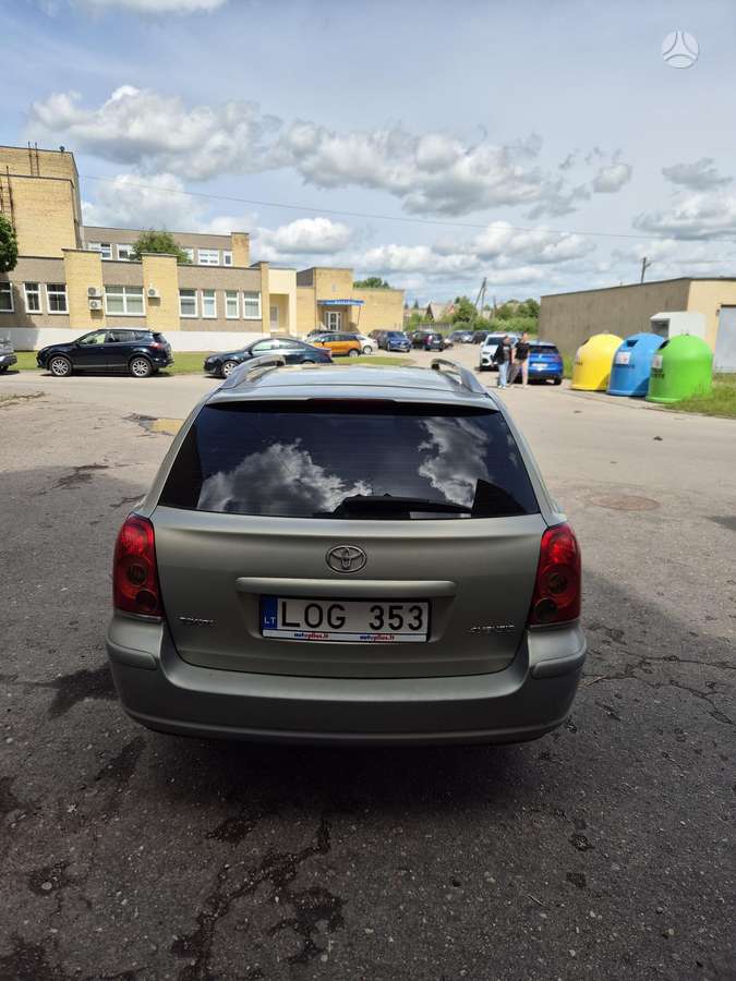 Toyota Avensis - 5
