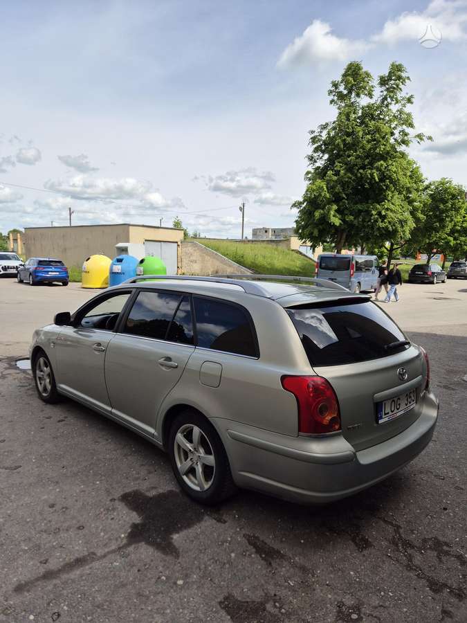 Toyota Avensis - 6