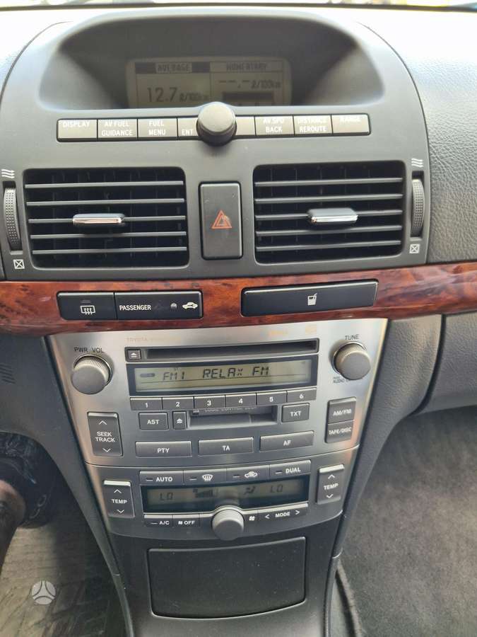 Toyota Avensis - 12