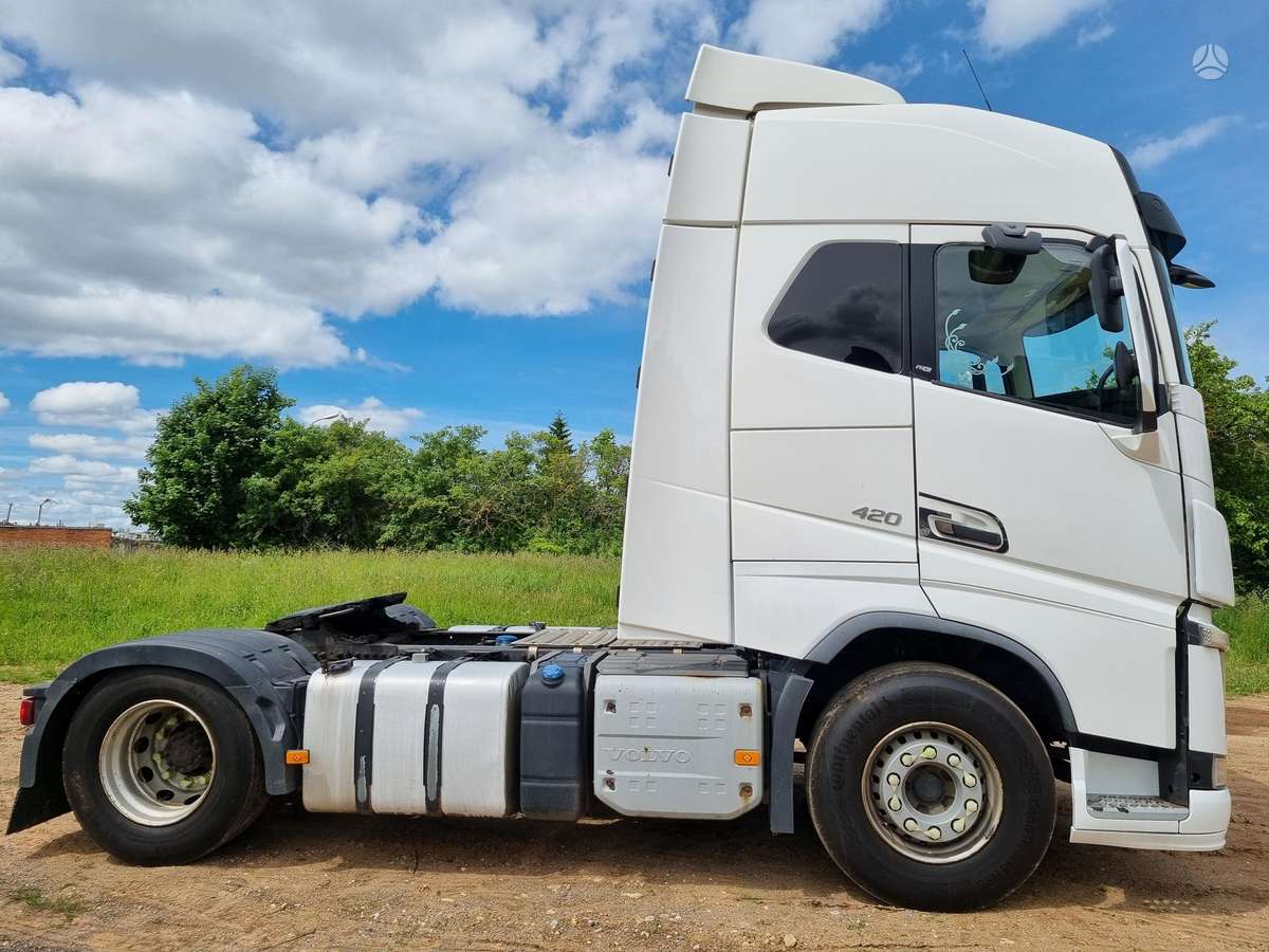 Volvo FH420, double sleeper