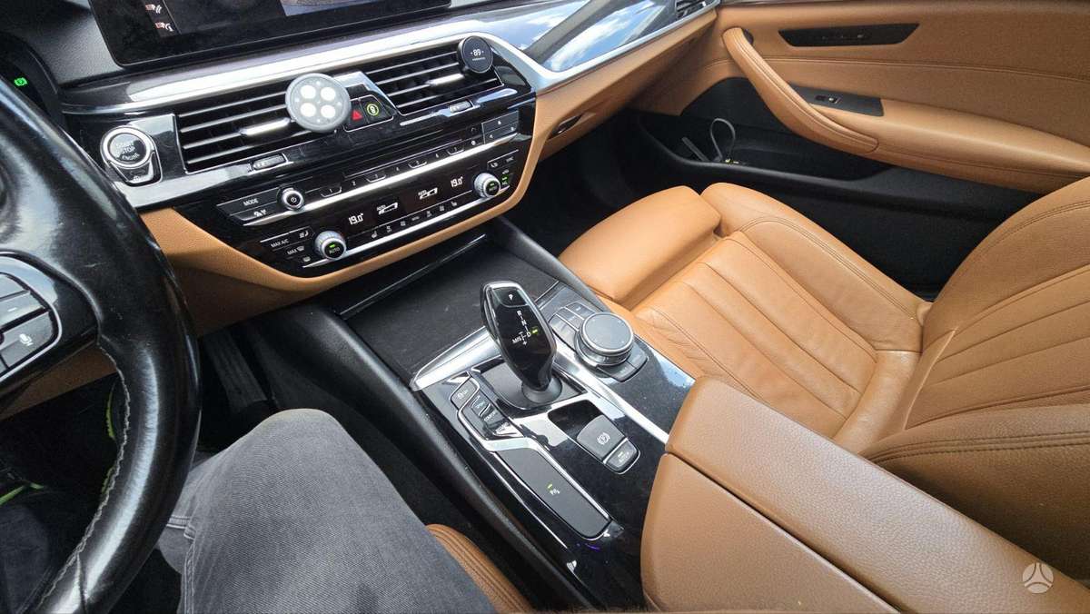 BMW 520, 2.0 l., Седан