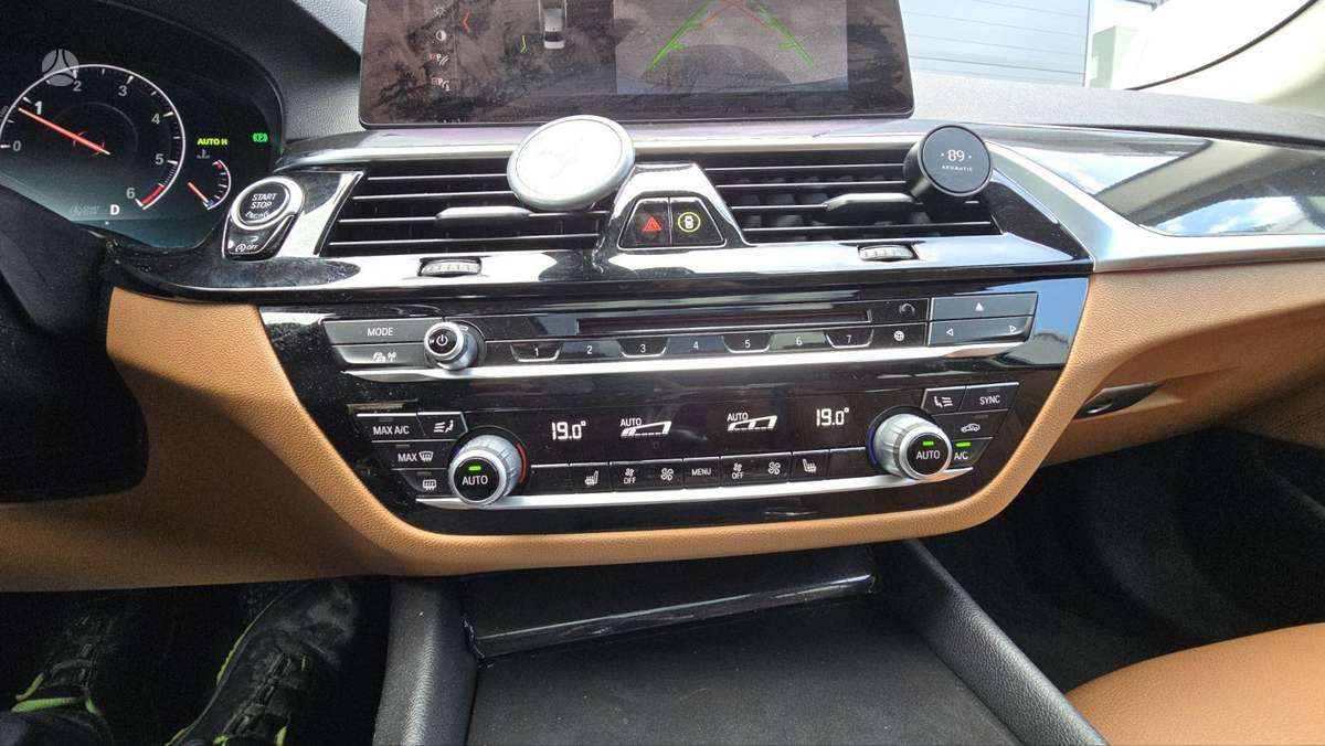 BMW 520, 2.0 l., Седан