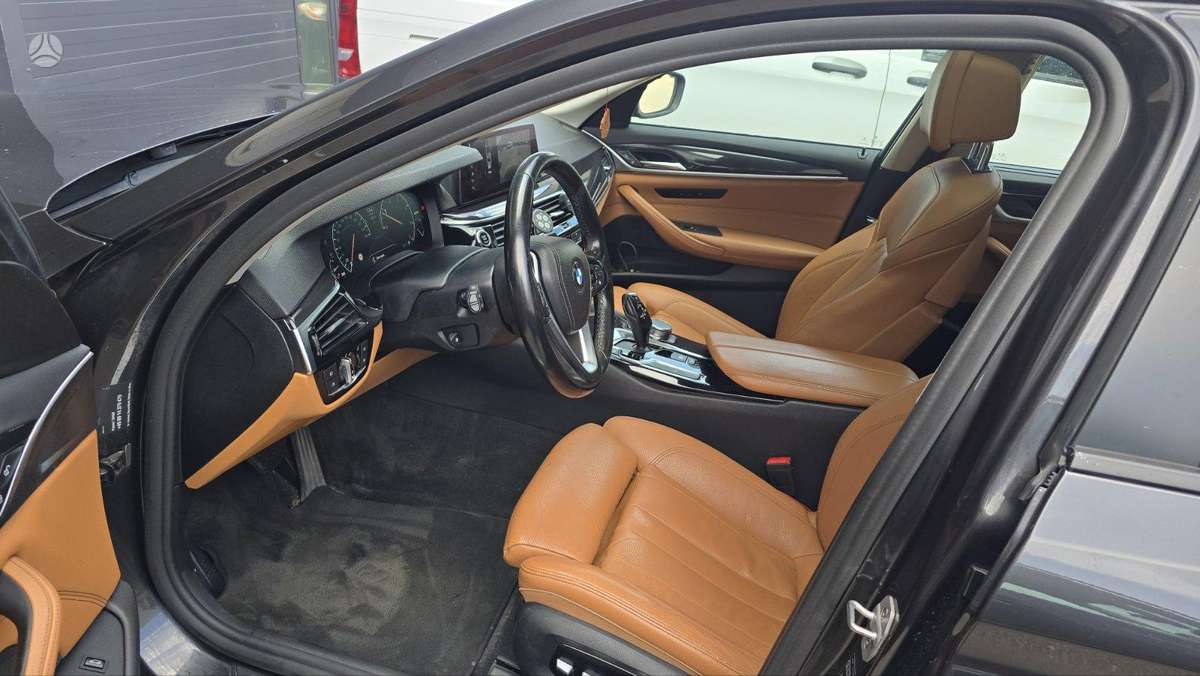BMW 520, 2.0 l., Седан