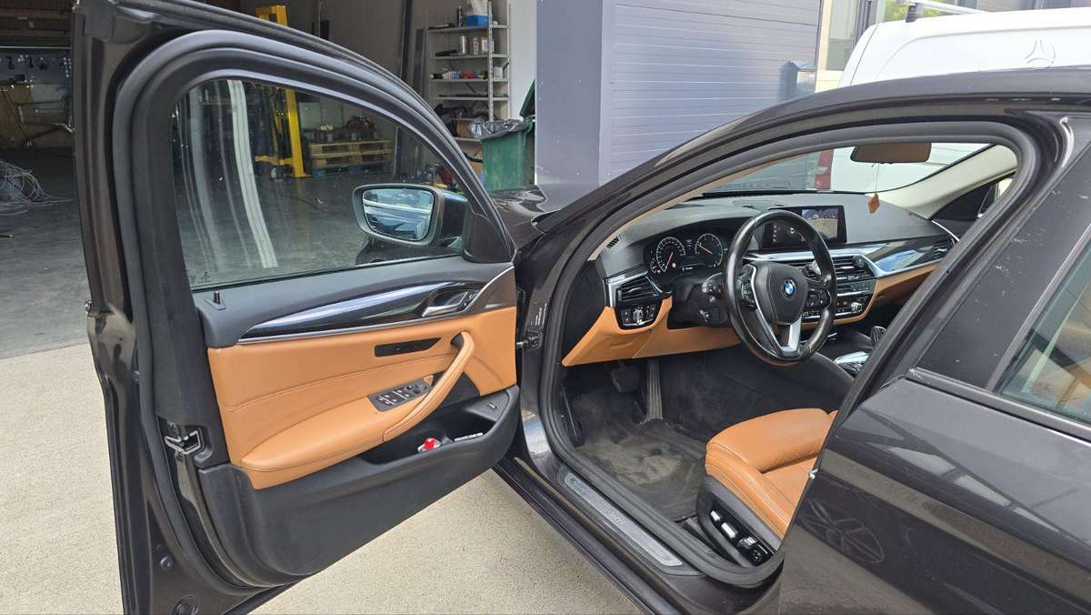 BMW 520, 2.0 l., Седан