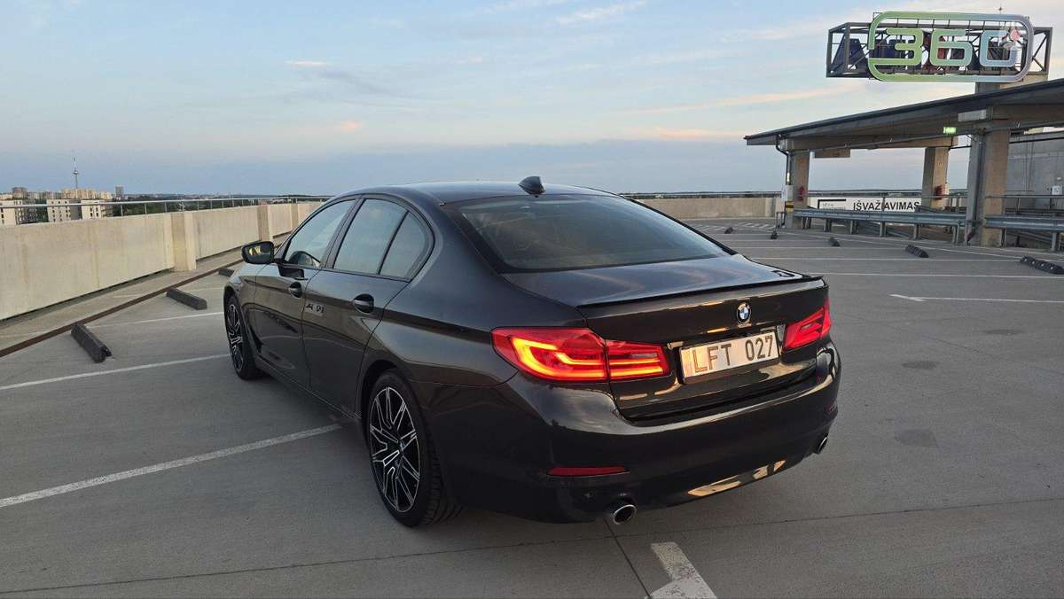 BMW 520, 2.0 l., Седан