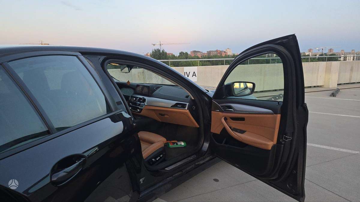 BMW 520, 2.0 l., Седан