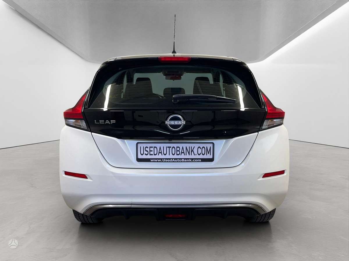Nissan Leaf, 62 kWh, hatchback