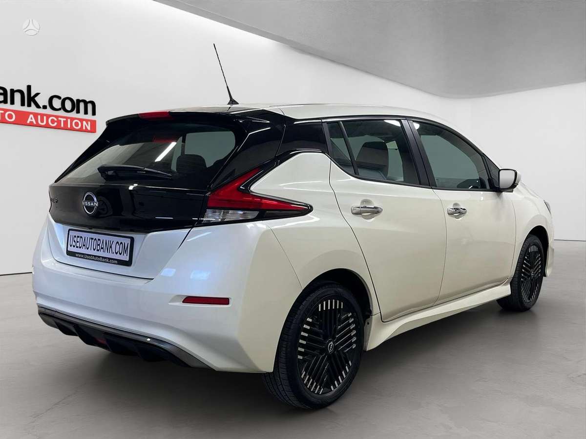 Nissan Leaf, 62 kWh, hatchback