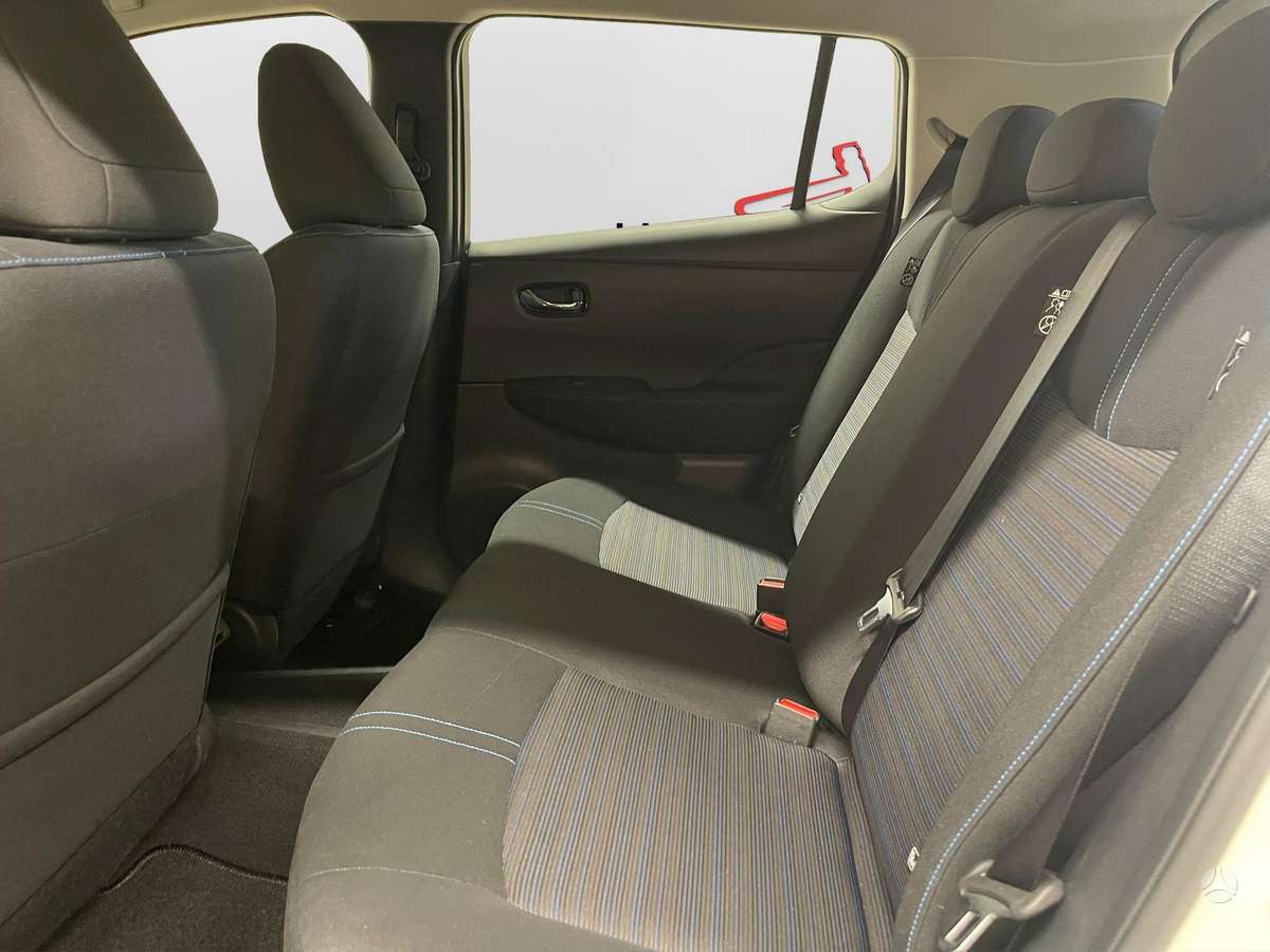 Nissan Leaf, 62 kWh, hatchback