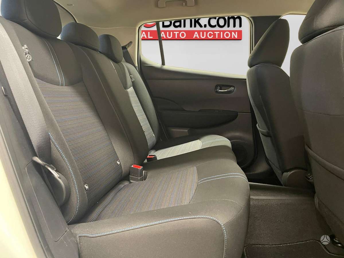 Nissan Leaf, 62 kWh, hatchback