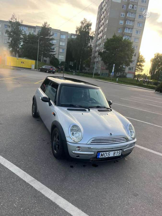 Mini Cooper, 1.6 l., hatchback