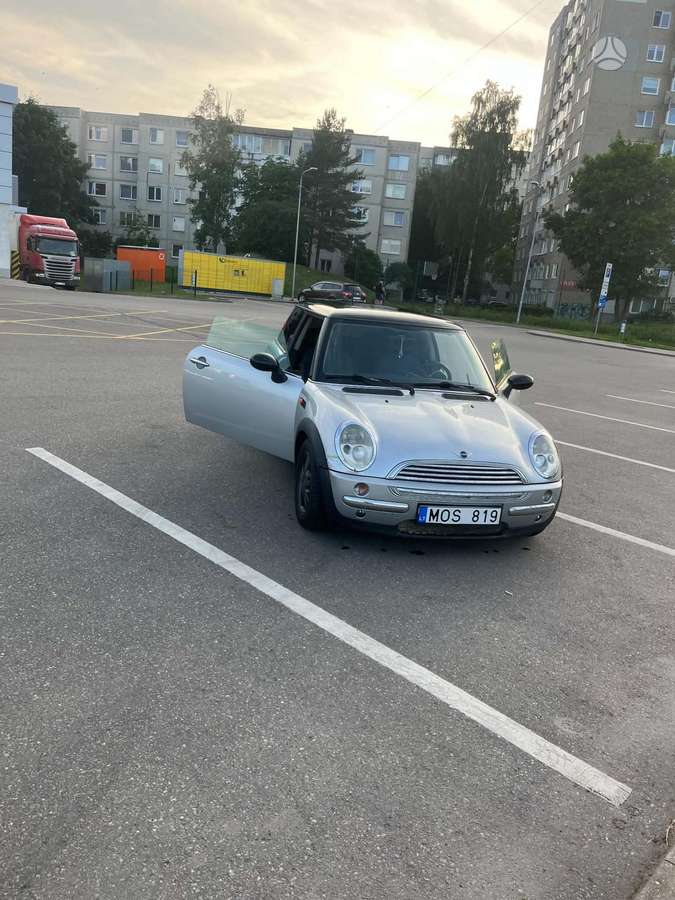Mini Cooper, 1.6 l., hatchback