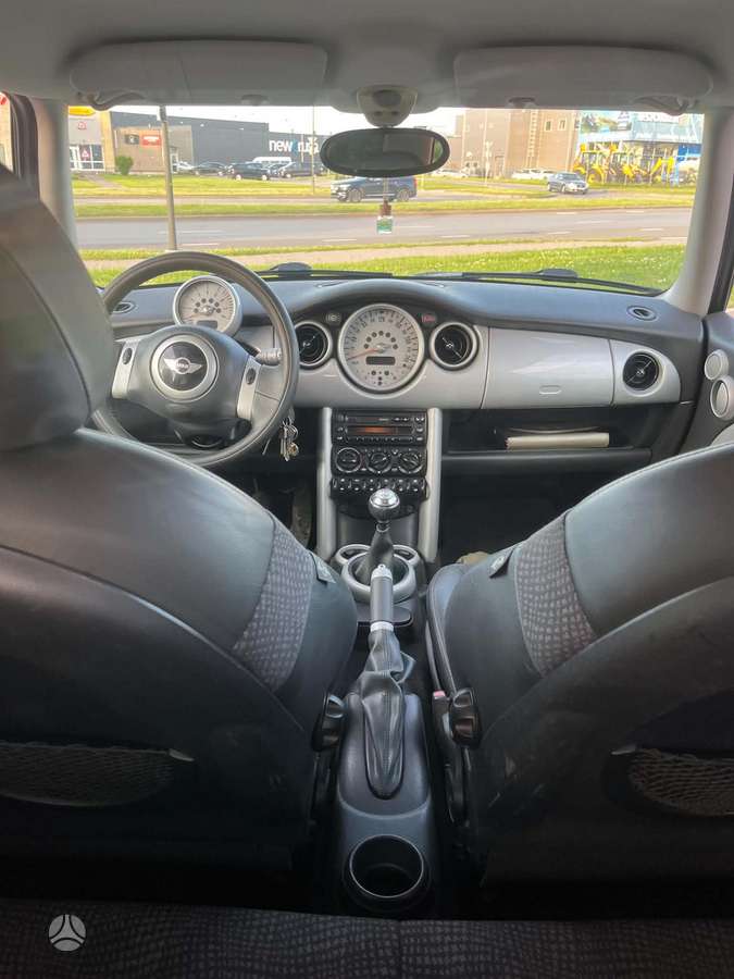Mini Cooper, 1.6 l., hatchback