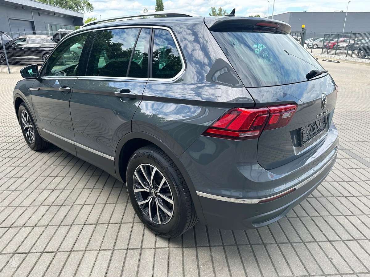 Volkswagen Tiguan - 4