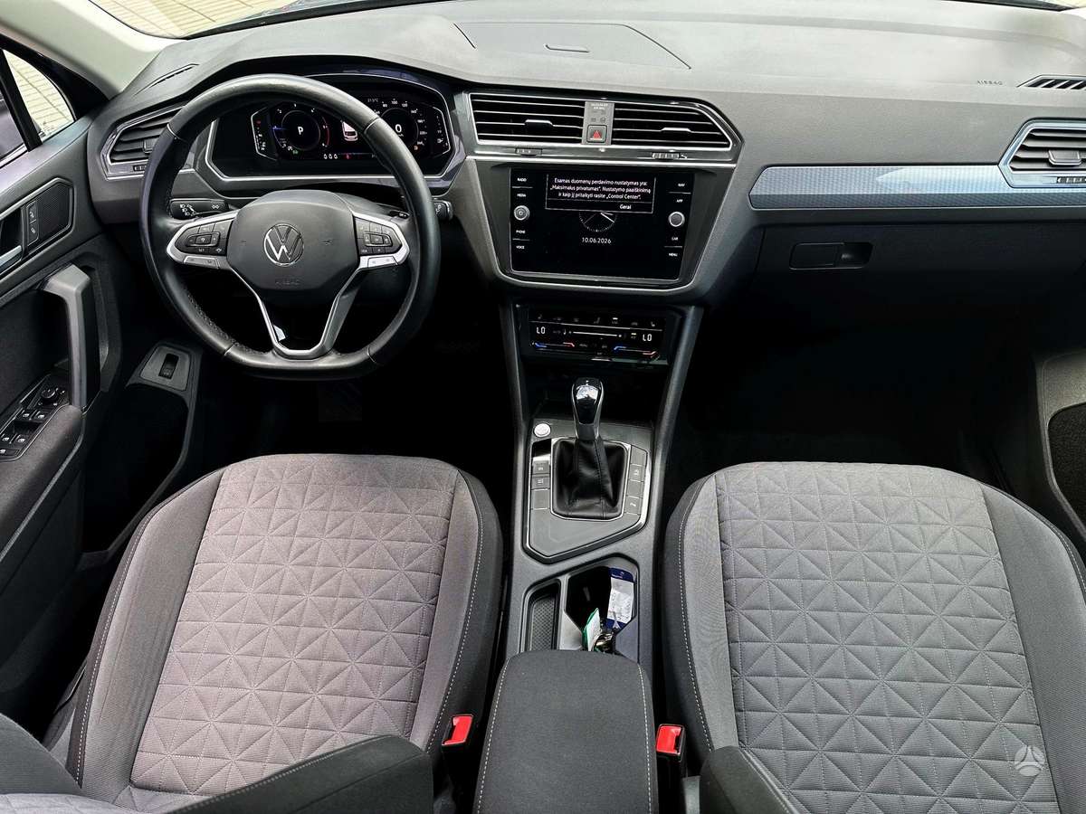 Volkswagen Tiguan - 9