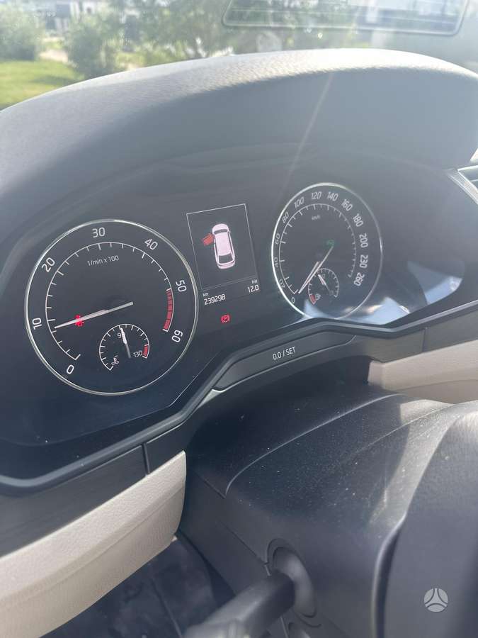 Škoda Superb - 12